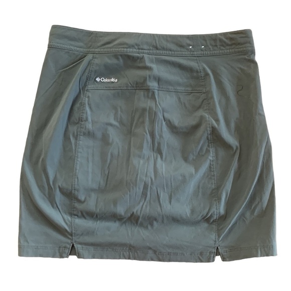 Columbia Skort Gray Stretch Omni-Shield Size 2 - Picture 2 of 6